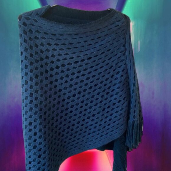 Women's Viscose Poncho - Picture 1 of 4